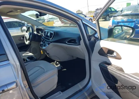 2021 Chrysler Voyager Lxi из США, поврежденный, VIN 2C4RC1DG1MR552081